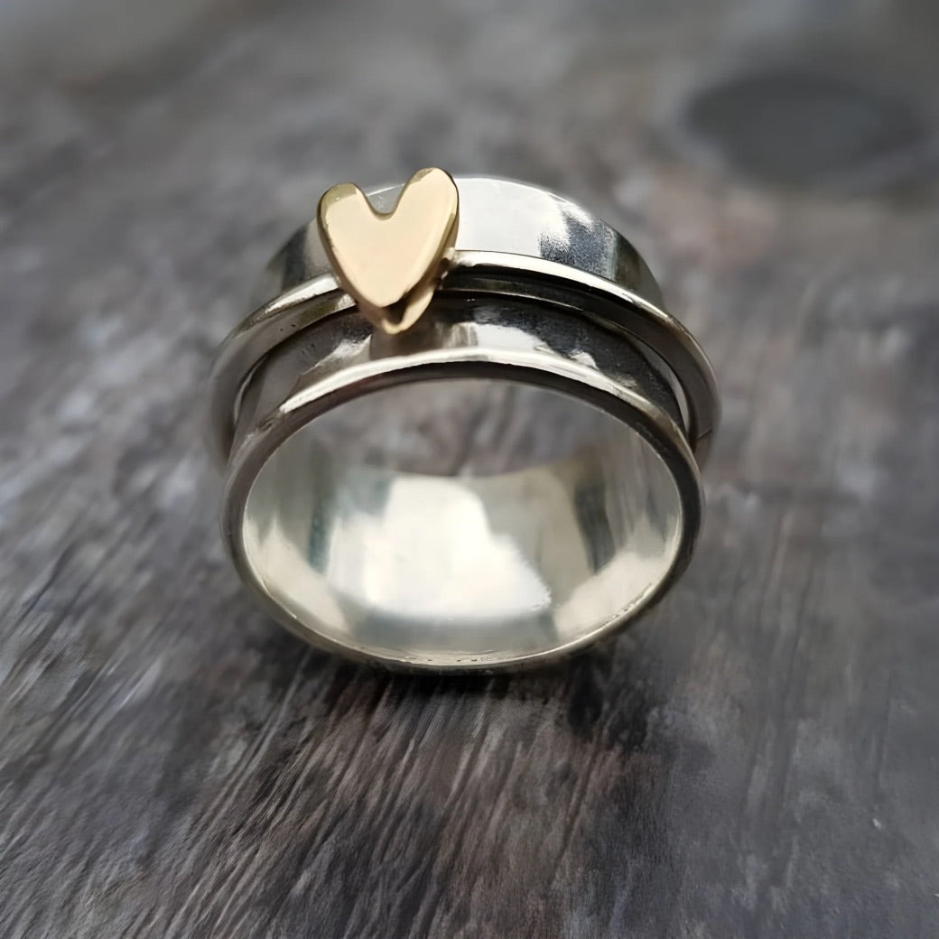 The Valora Heart Ring